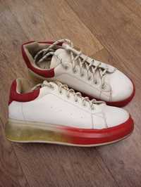 Белые кроссовки с красной подошвой. Laierin Shoes.