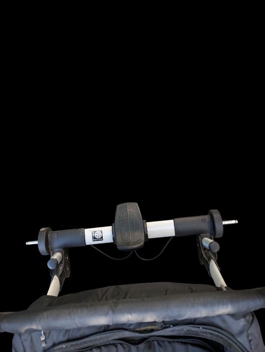 Rama / stelaż Camarelo New Carrera – sprawny mechanizm składania hamul