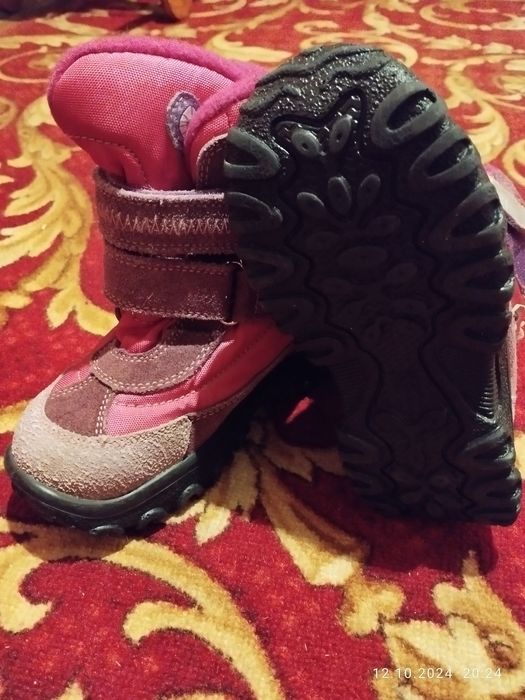 Продам зимние ботинки