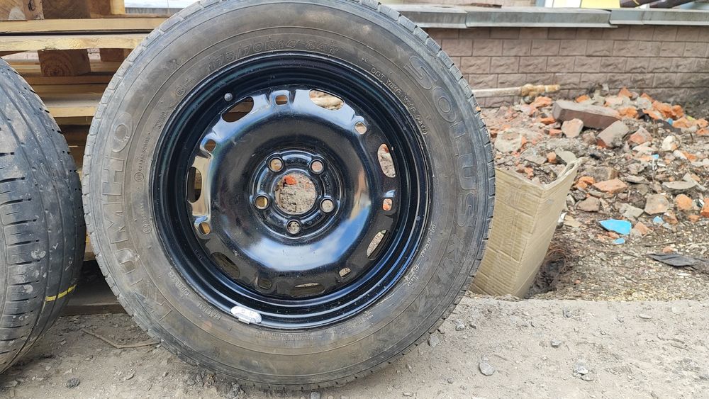 Продам резину с дисками на шкоду фабиа лето 175/70 r14