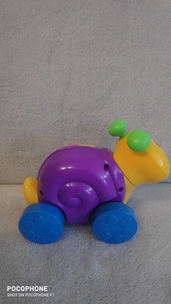 Fisher-Price Śpiewający ślimak