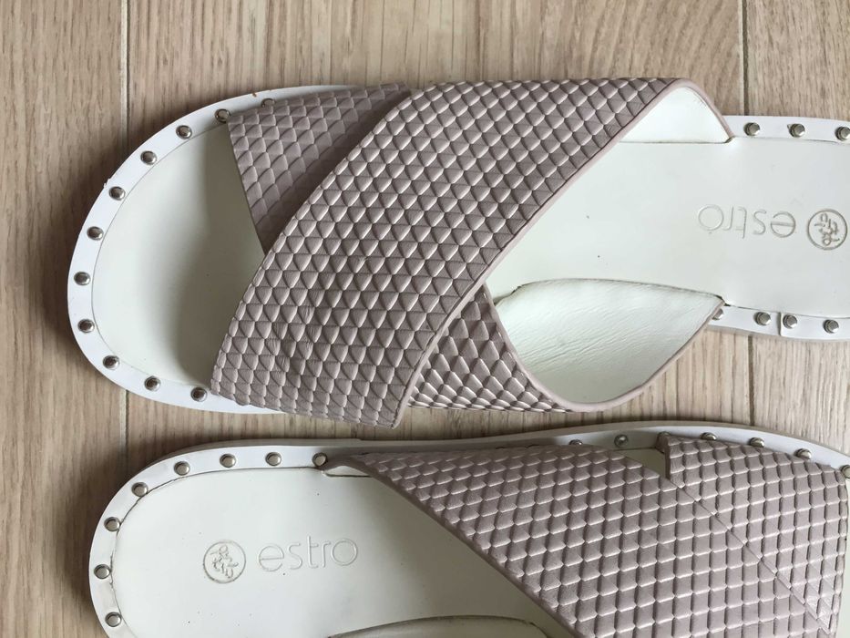Шкіряні шльопанці Estro 38 розмір