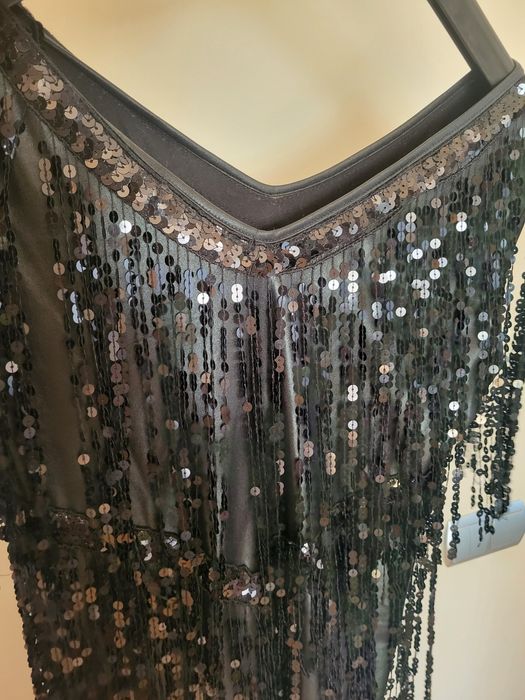 Sukienka wizytowa cekiny frędzle roz 38