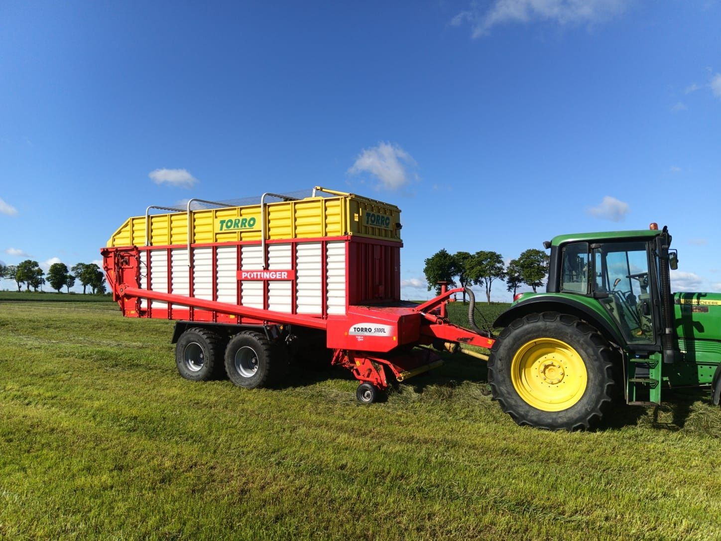 Przyczepa samozbierająca Pottinger Torro 5100 Jumbo Strautmann Giga
