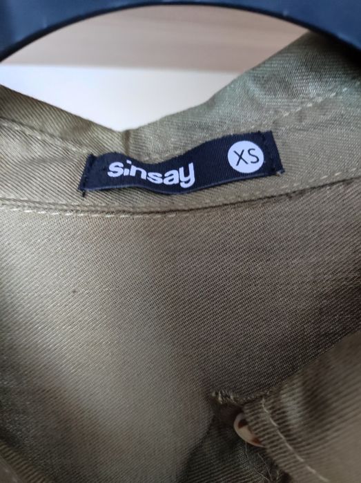 Sukienka szmizjerka khaki XS 34 Sinsay
