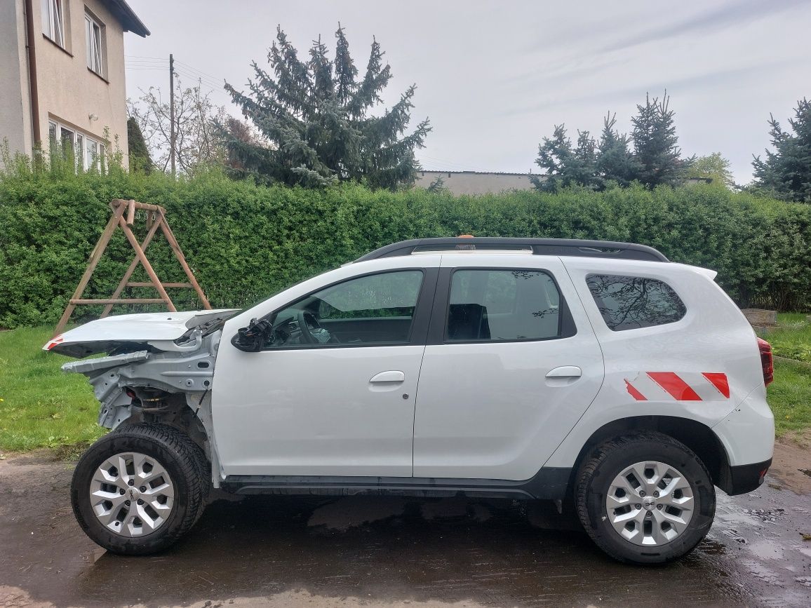 Dacia duster 2023r 1.0 benzyna gaz klimatyzacja kamera hak