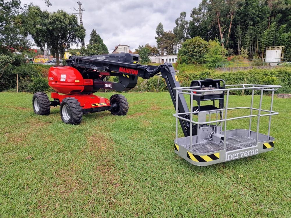 Plataforma elevatoria Manitou 18m
