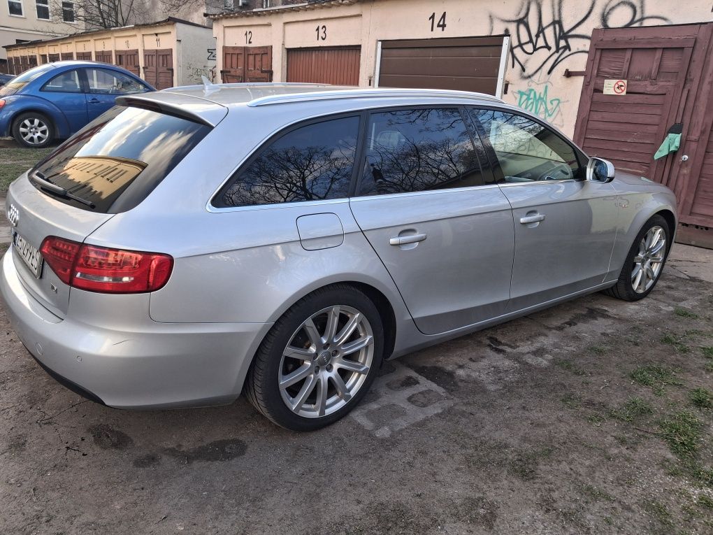Audi a4 b8 2011r