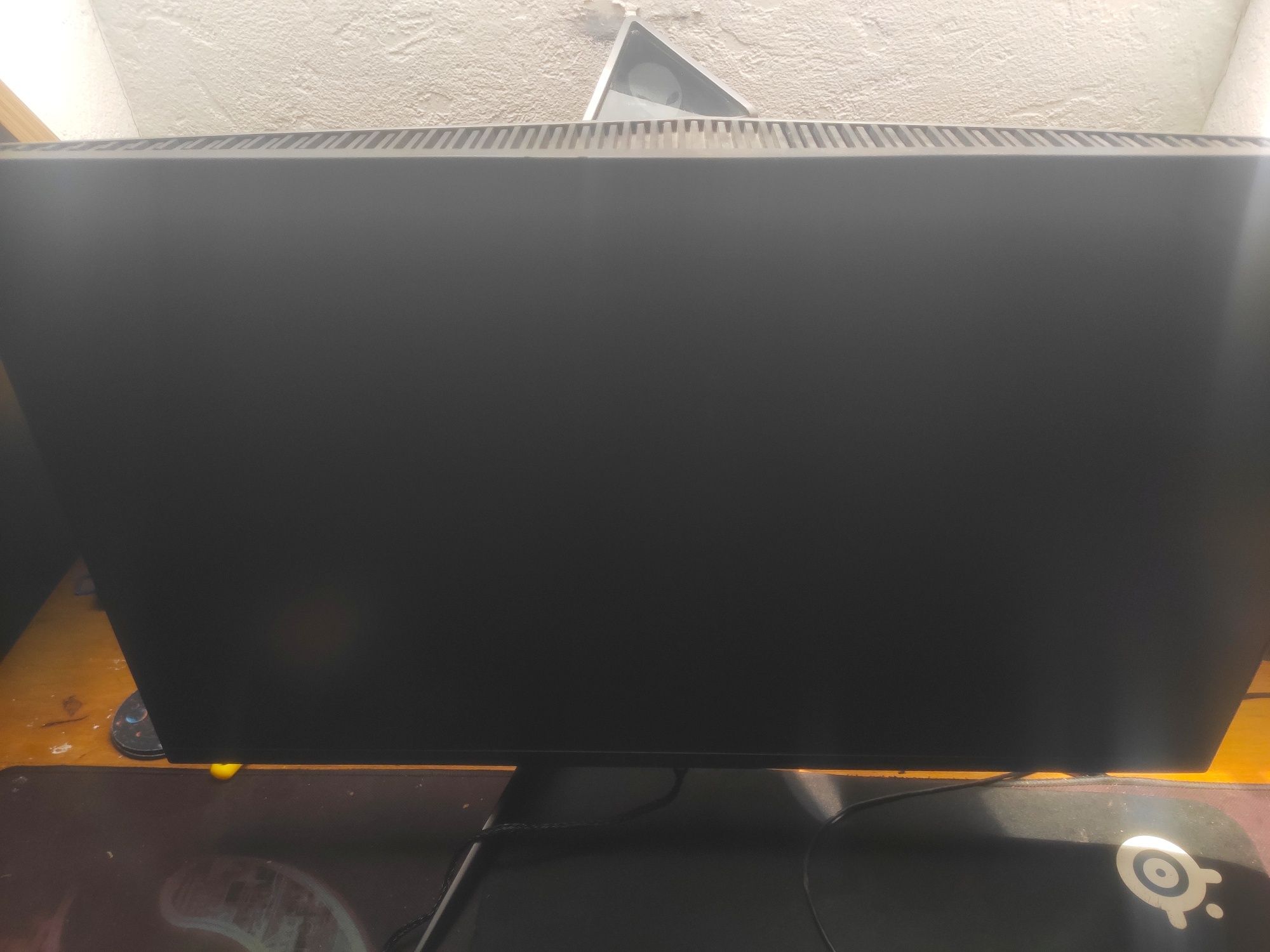 Монітор 240 hz alienware aw2518hf робочий з дефектом