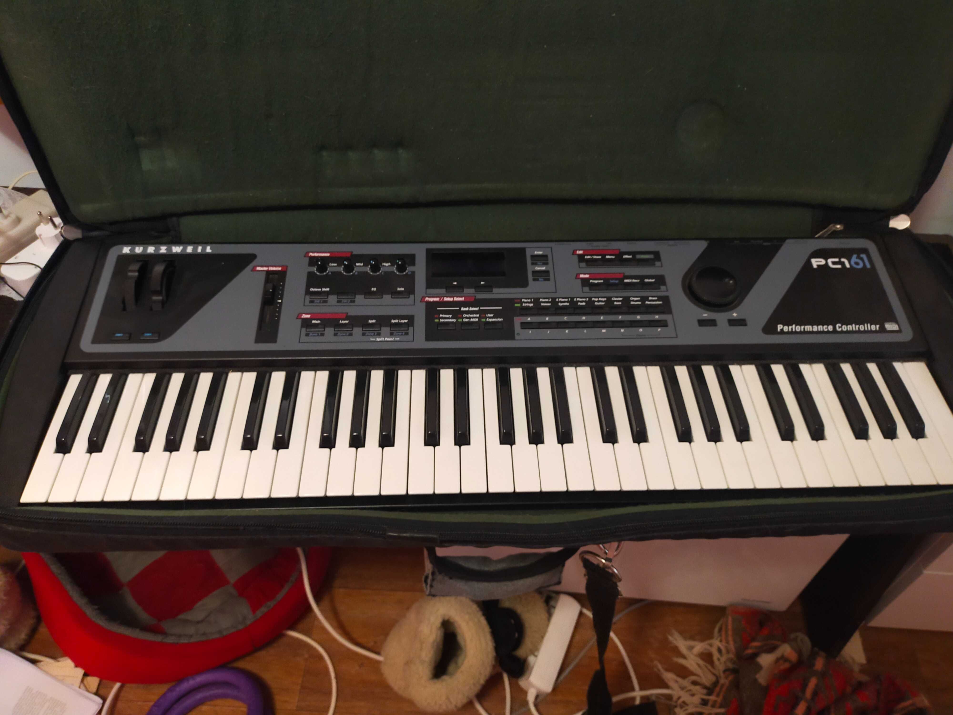 Професійний синтезатор Kurzweil PC161