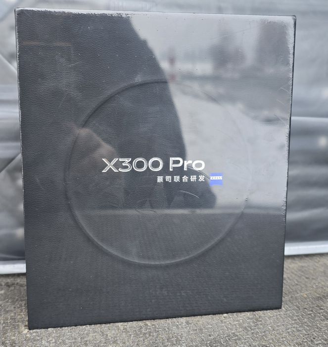 VIVO X300 PRO 12/256 Gb (всі кольори)