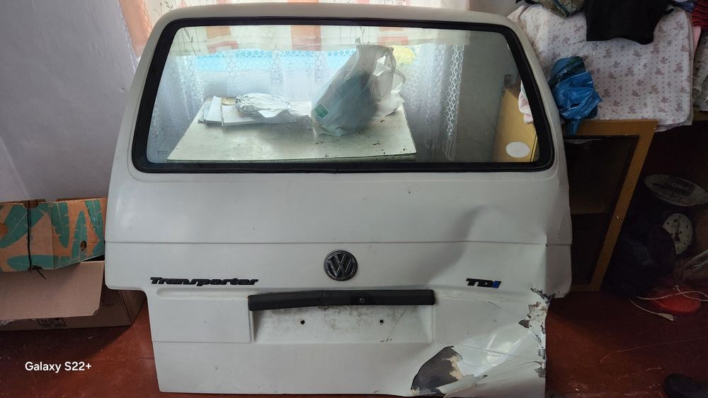 Заднє скло ляди  Volkswagen Вольцваген Т4