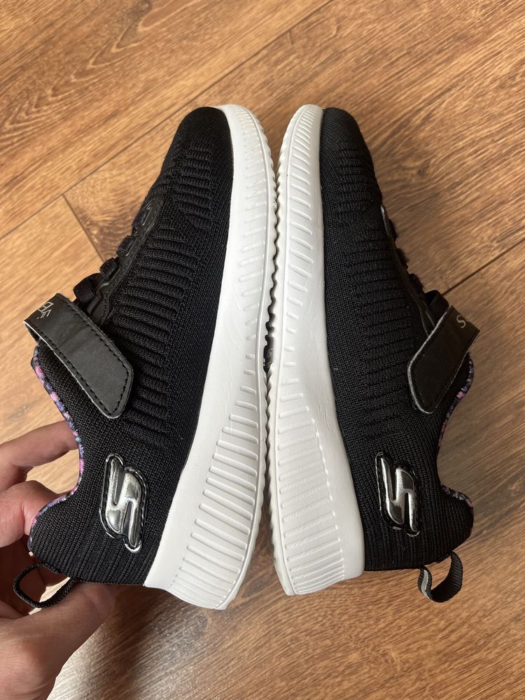 Кросівки на дівчинку Skechers 33р.