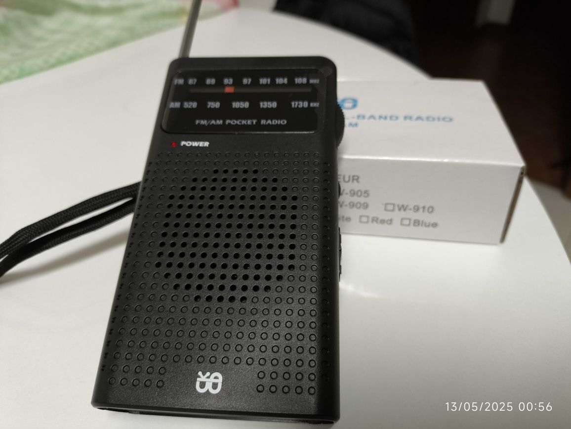 Rádio de mão portátil Novo
