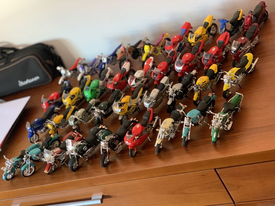 Vendo coleção de motas Maisto