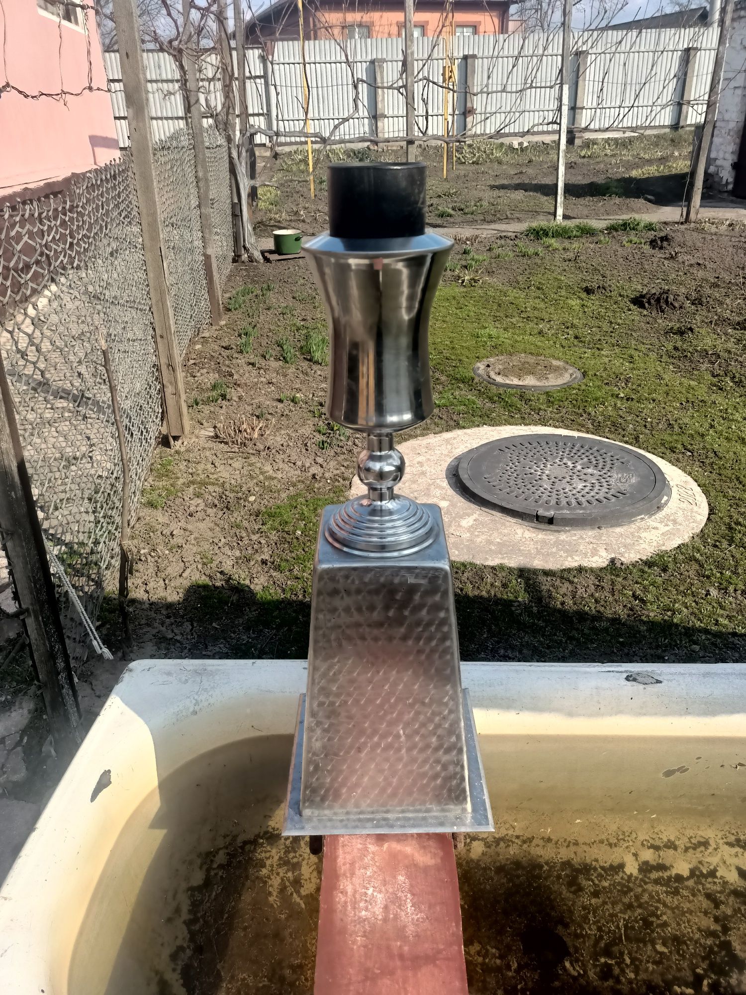 Продам вазу з підставкою