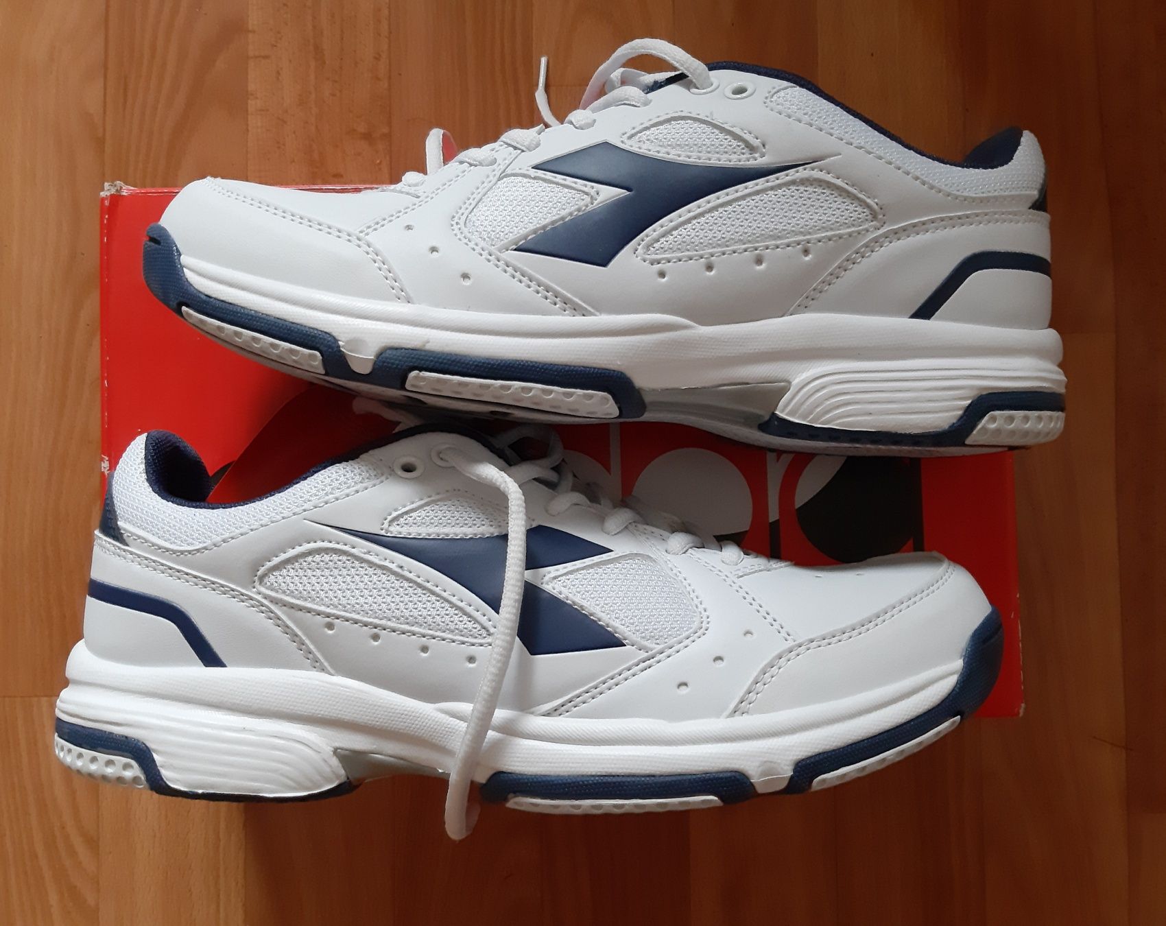 Кросівки чоловічи  Diadora . З Италії . Р - 42.5