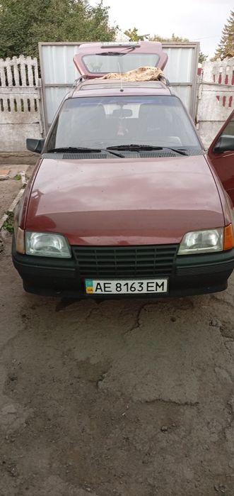Продам машину Opel кадет- караван 1986г.в