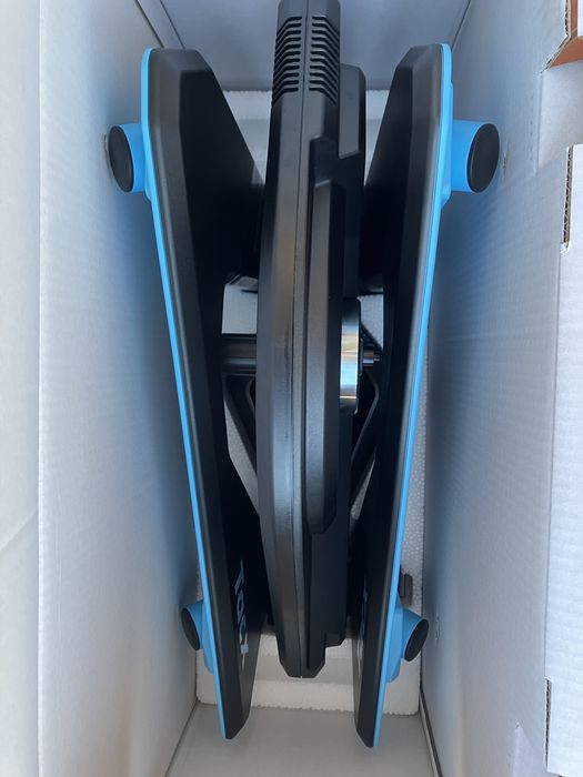 Król Tacx Neo 2T. Interaktywny trenażer na kasetę Direct Drive. Gwar.