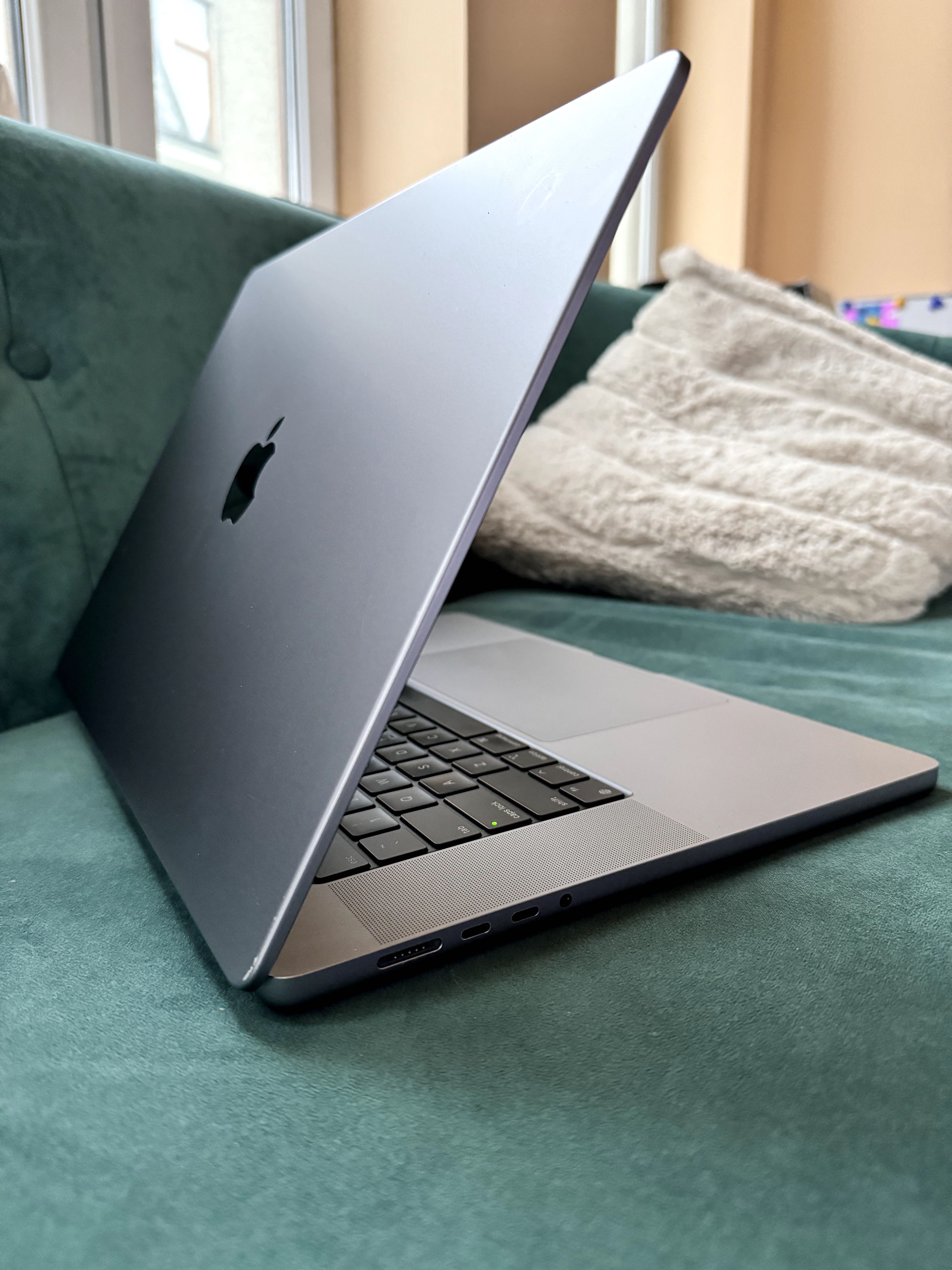 MacBook Pro 16” Space Gray 2021 (MK183) Магазин Гарантія