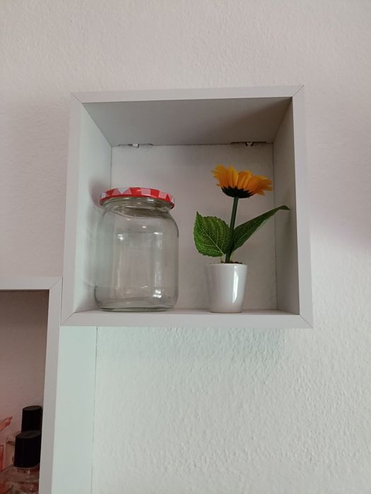 Conjunto de três estantes
