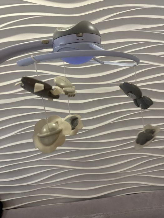 Музикальний мобіль з проєктором