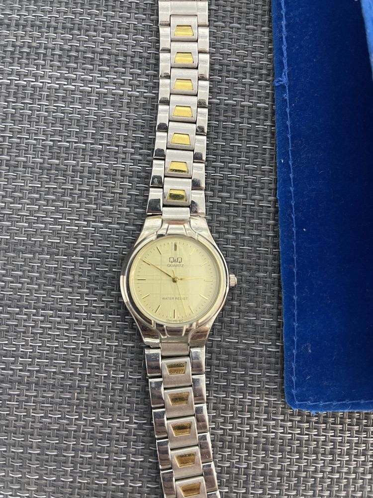 Продам часи Q&Q Quartz