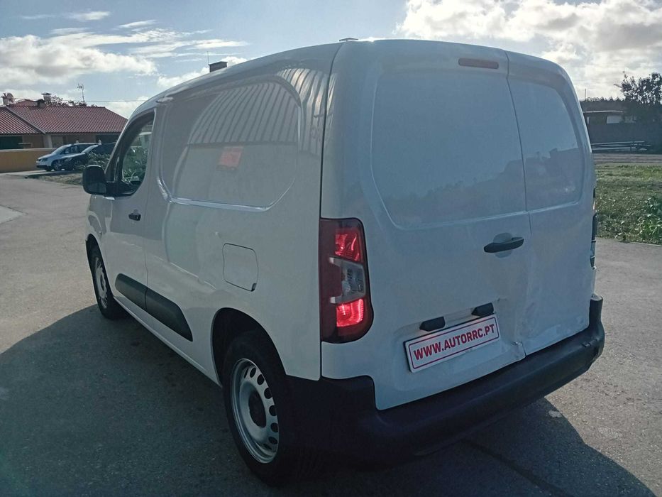 Peugeot Partner 1.5 Bluehdi 3 L c/IVA ( pequeno sinistro )