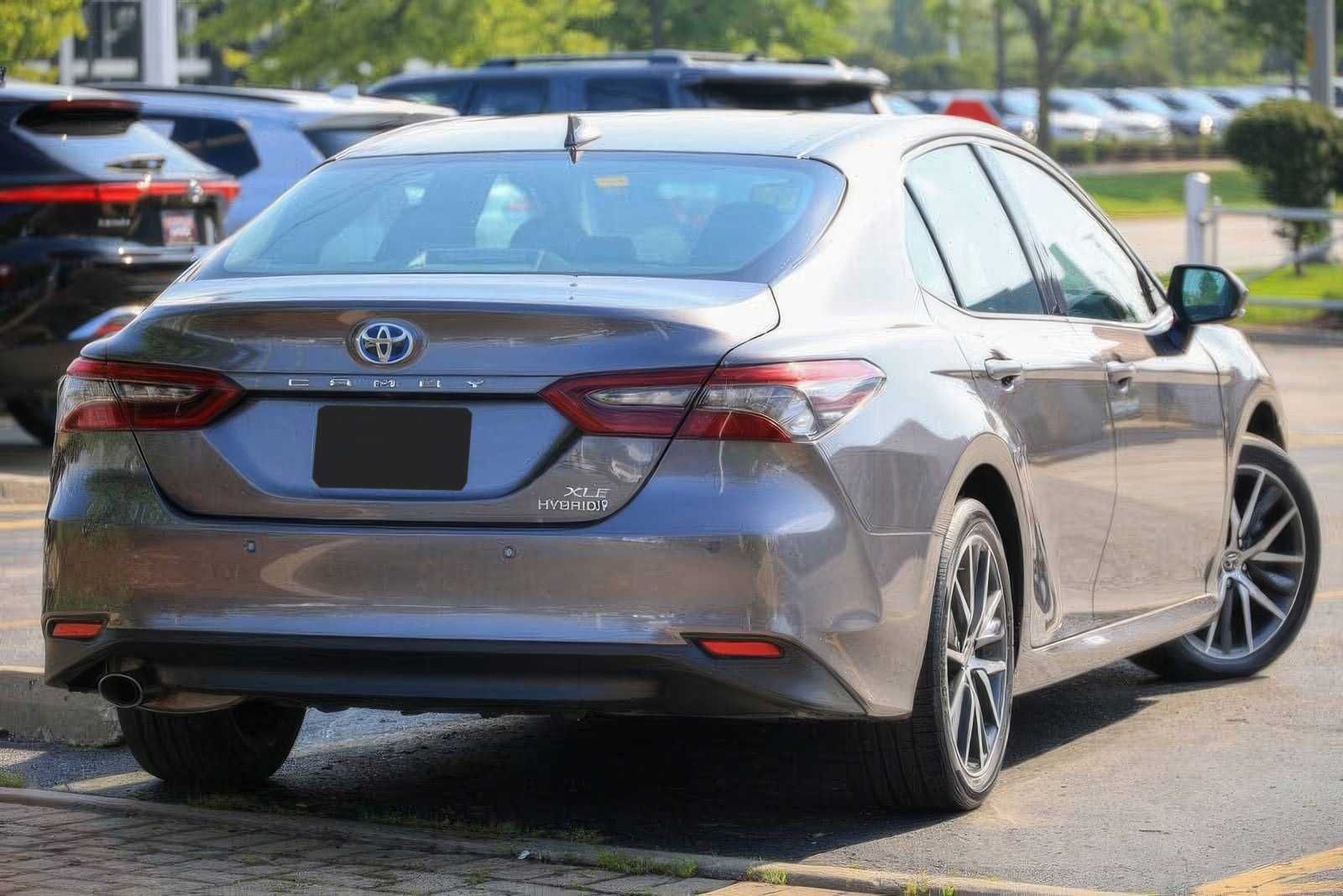2023 Toyota Camry Hybrid XLE