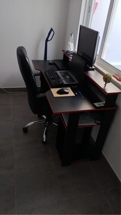 Vendo secretária Gaming