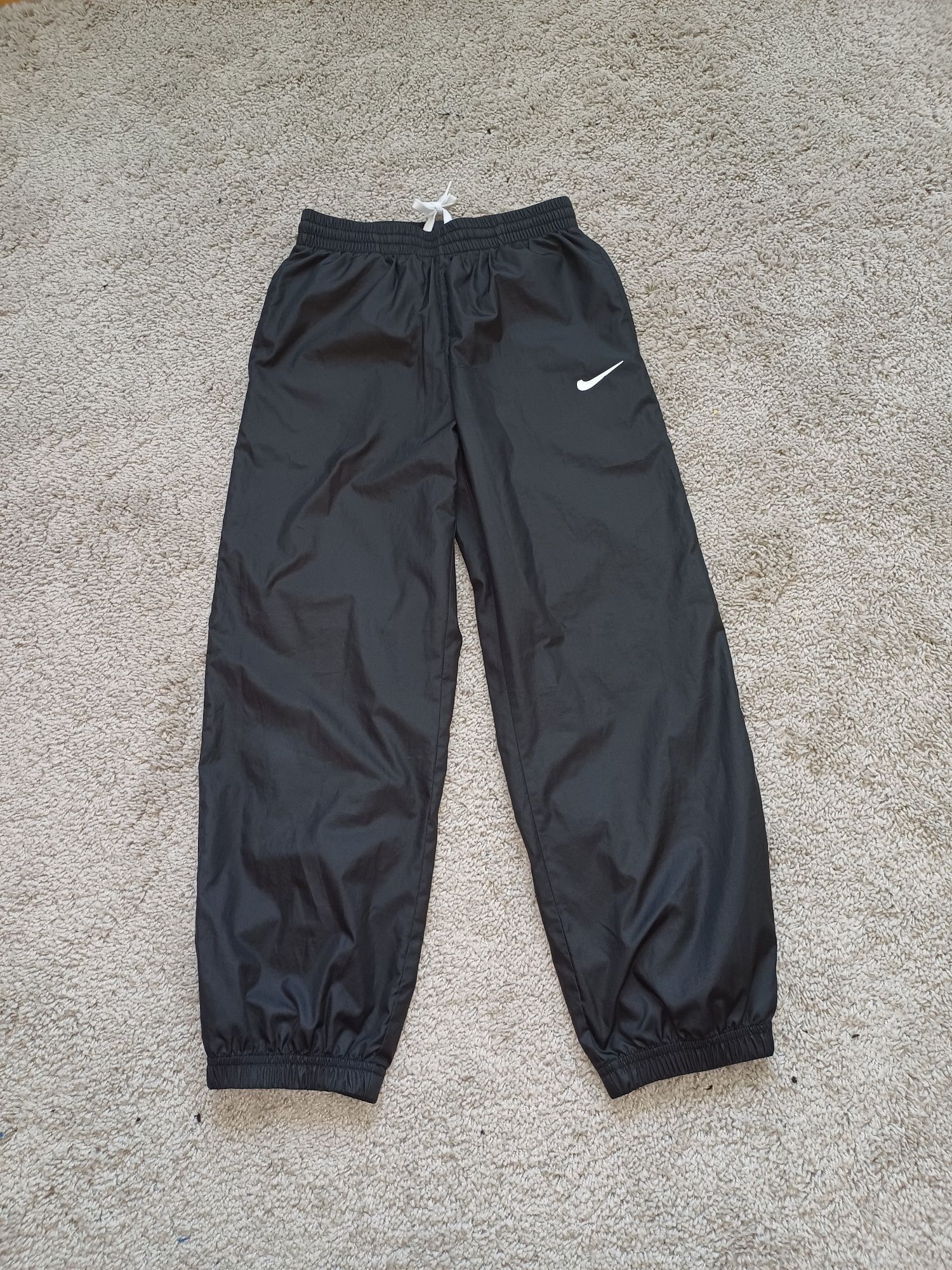 Spodnie Nike 10-12 lat rozm.137-147 cm
