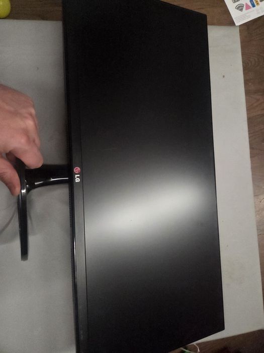 Sprzedam uszkodzony monitor Ultra Panoramiczny monitor IPS Serii EA73