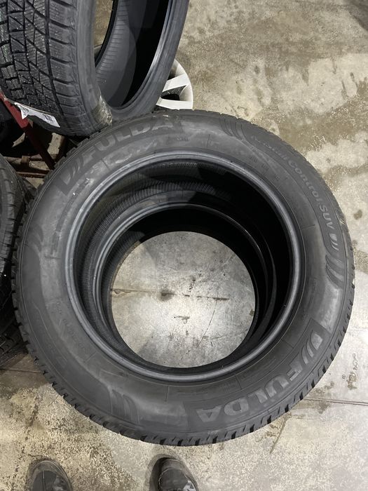 шини зима 235/60/18