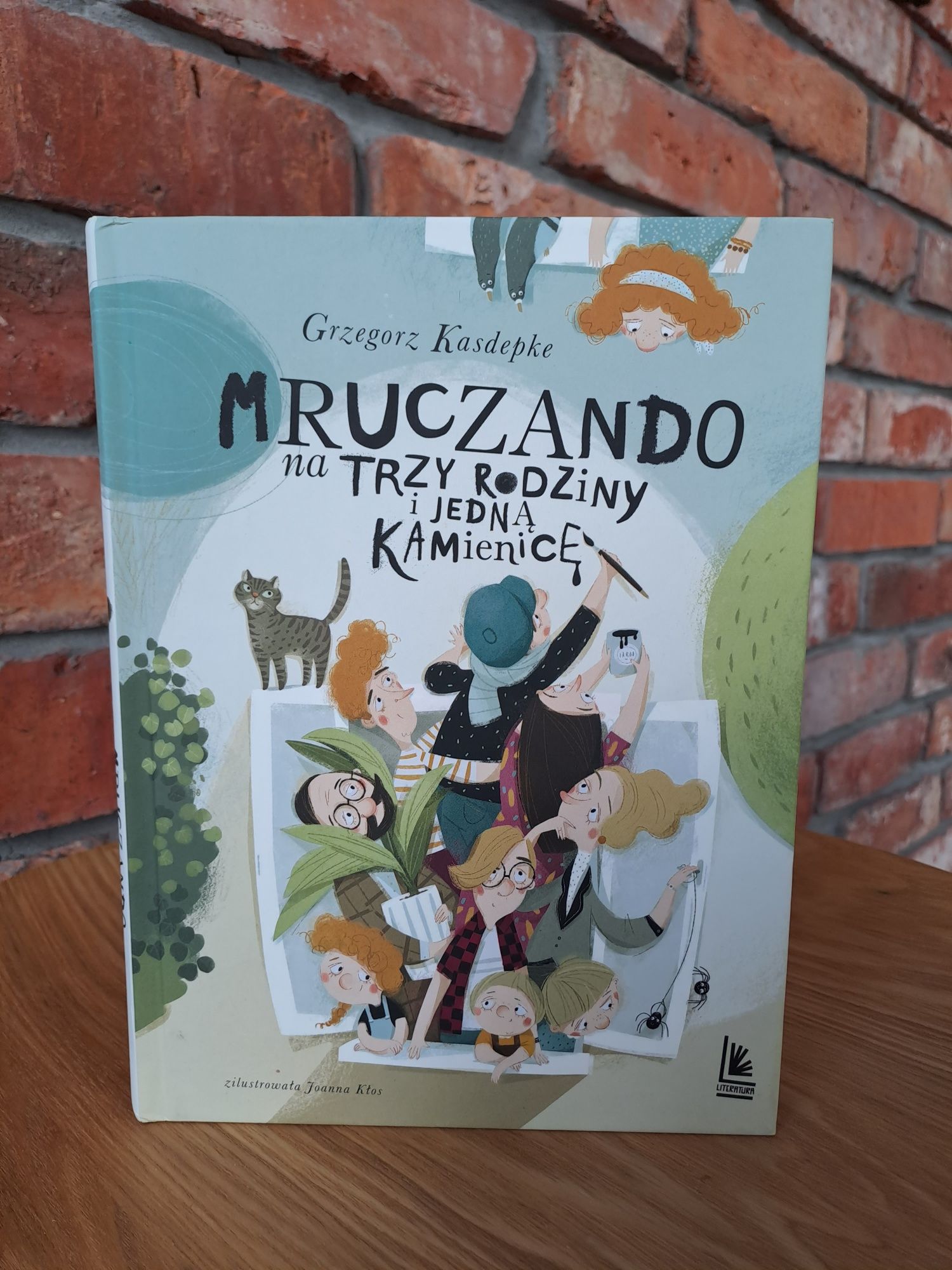 TWARDA OPRAWA Mruczando na trzy rodziny i jedną kamienicę