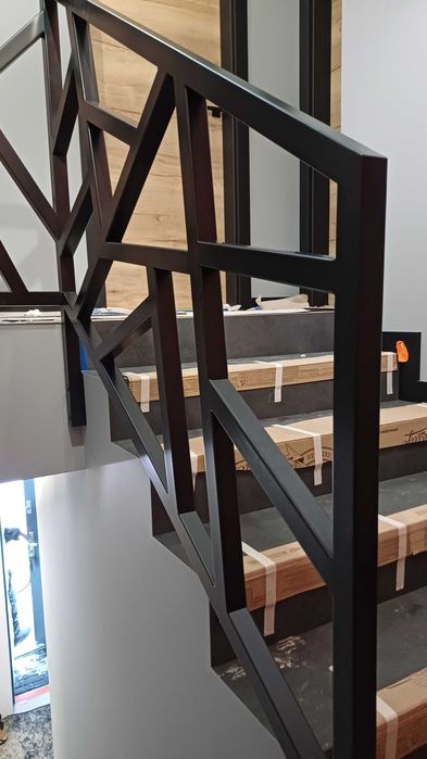 schody na konstrukcji , metalowe ,dywanowe , ażurowe  loft  wewnętrzne