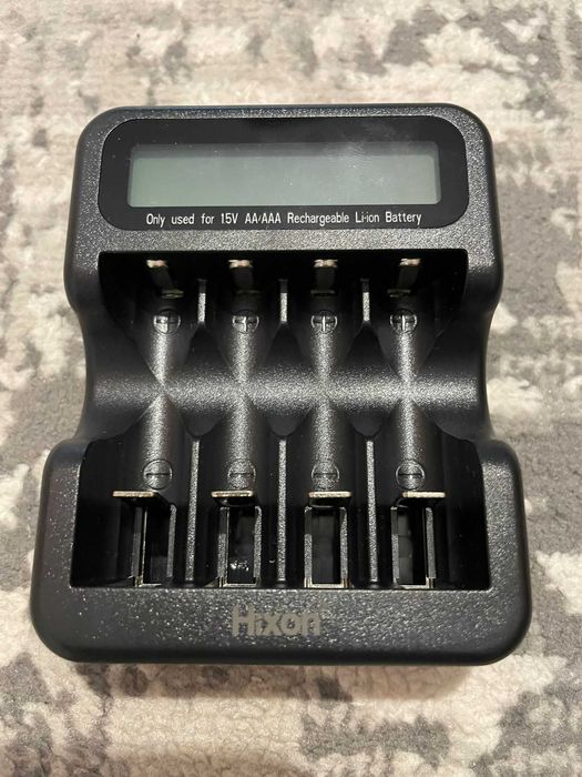 Xixon Q032 - ładowarka Li-ion baterie AA i AAA / USB-C