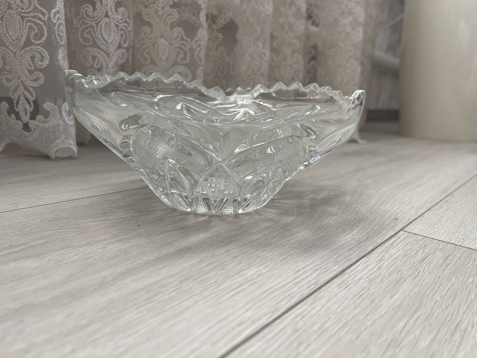 хрустальна салатниця