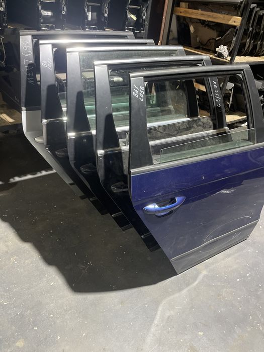 Дверка ліва права передня Пасат Б6 задня Двері Passat b6 B6