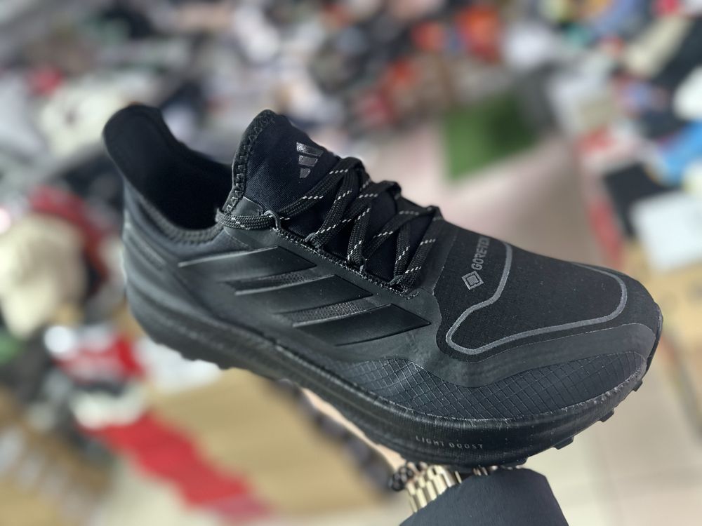Кросівки Adidas Ultra boost light 2.0 Gore - Tex ( РОЗМІР 43,46 )