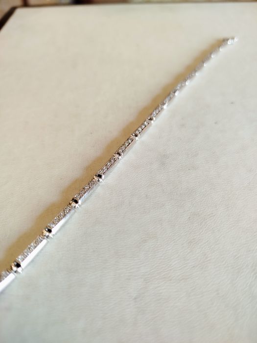 Bransoletka z białego złoto pr 750/ 10.62g/ brylanty 0.512ct 64 szt