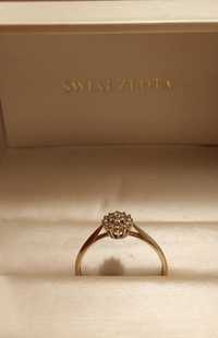 Złoty pierścionek z cyrkoniami nowy,zaręczynowy