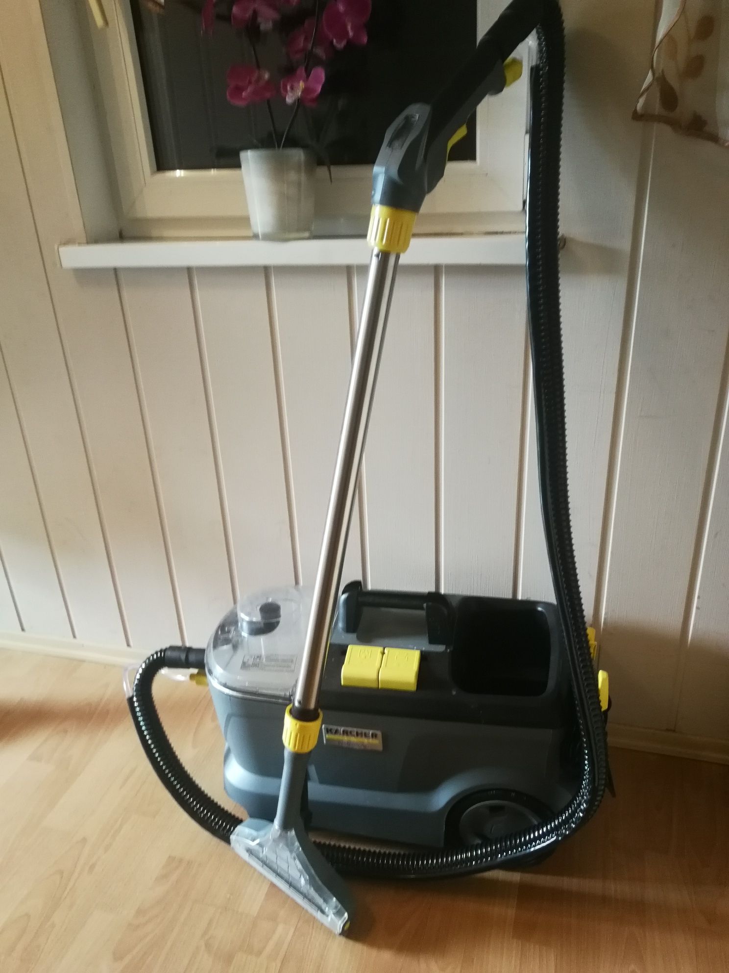 Odkurzacz piorący Karcher puzzi 10/1