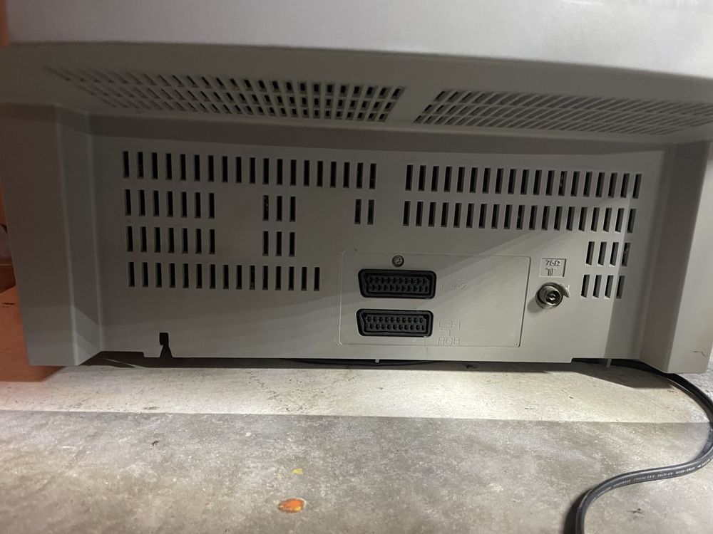 TV 28” Samsung CW-28D83N