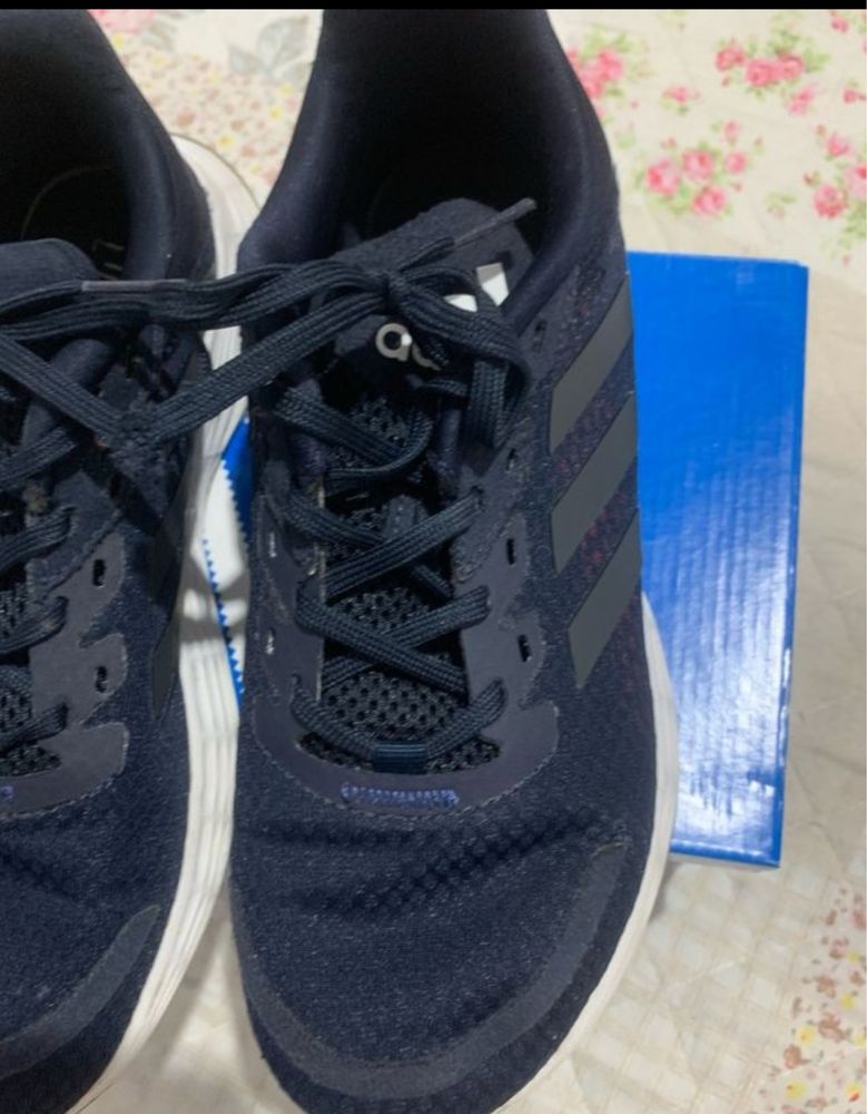 Sapatilhas marca adidas