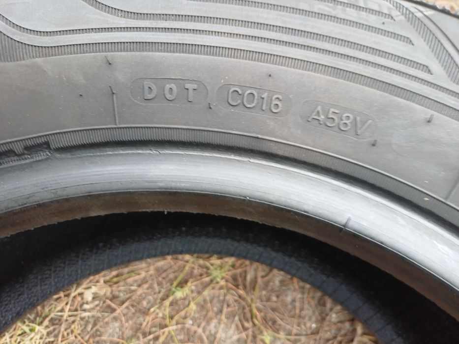 Para opon zimowych goodyear 215/65/16c