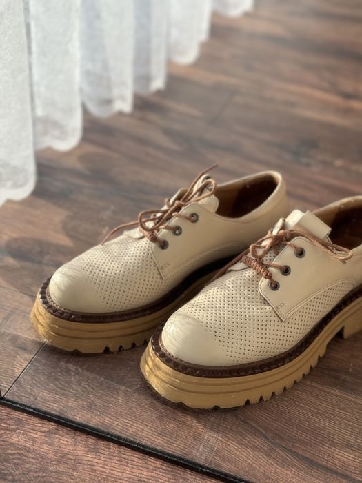 Черевики жіночі бежеві