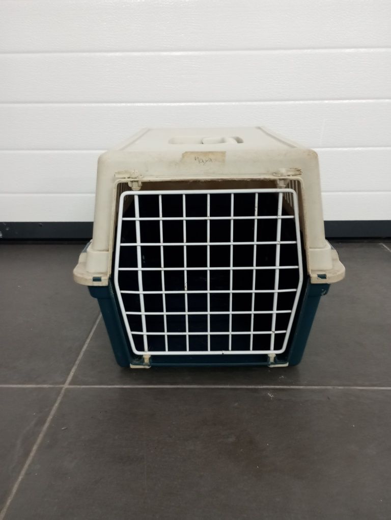 Transportadora para animais com bebedouro