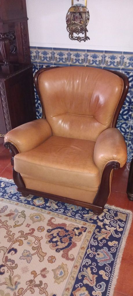 Conjunto de 3 sofás, 2 cadeirão em pele cor camel cadeirão poltrona