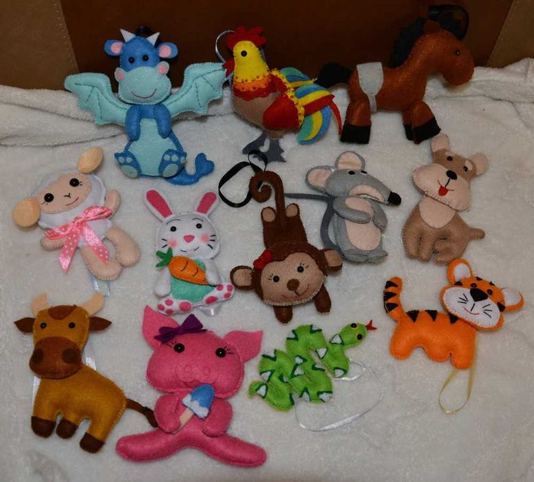 Іграшки на ялинку з фетру, новорічні іграшки