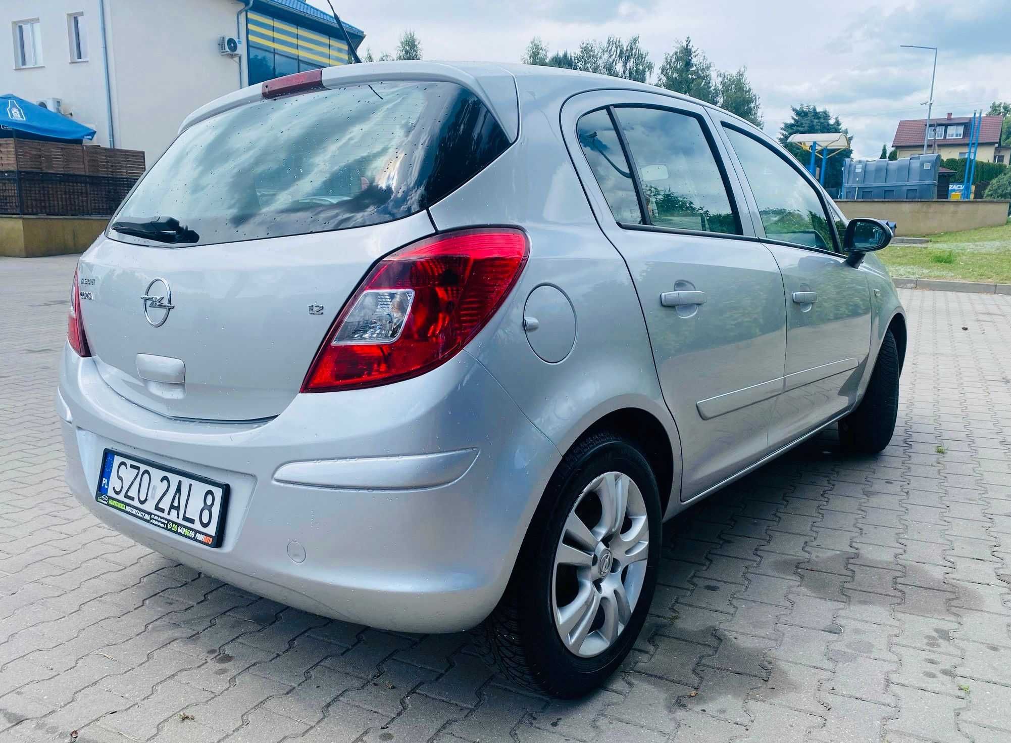 Opel Corsa D 1.2 benzyna - tylko 165 000, klima automatyczna, komputer